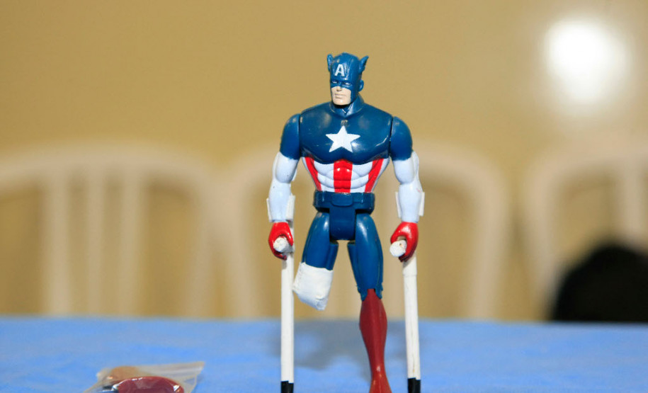 Os estudantes do 3° período do curso técnico em enfermagem do Colégio Estadual Guido Straube, em Curitiba, desenvolveram uma metodologia inédita para auxiliar no tratamento de saúde de crianças e adolescentes e retribuir à comunidade escolar os conhecimentos obtidos durante a formação