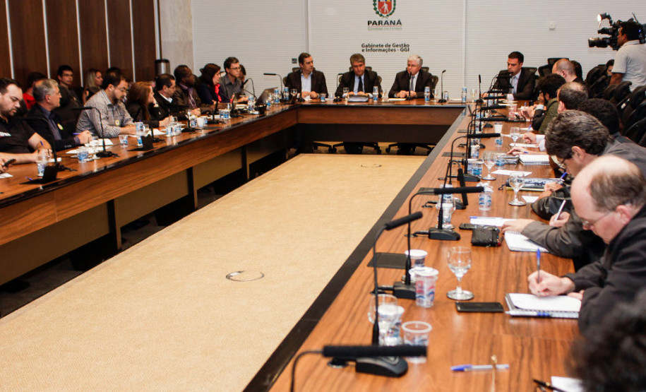 O Governo do Estado anunciou nesta quarta-feira (16) os benefícios que serão concedidos aos servidores públicos em 2017