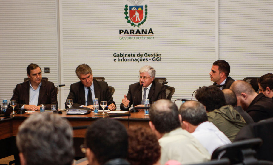 O Governo do Estado anunciou nesta quarta-feira (16) os benefícios que serão concedidos aos servidores públicos em 2017