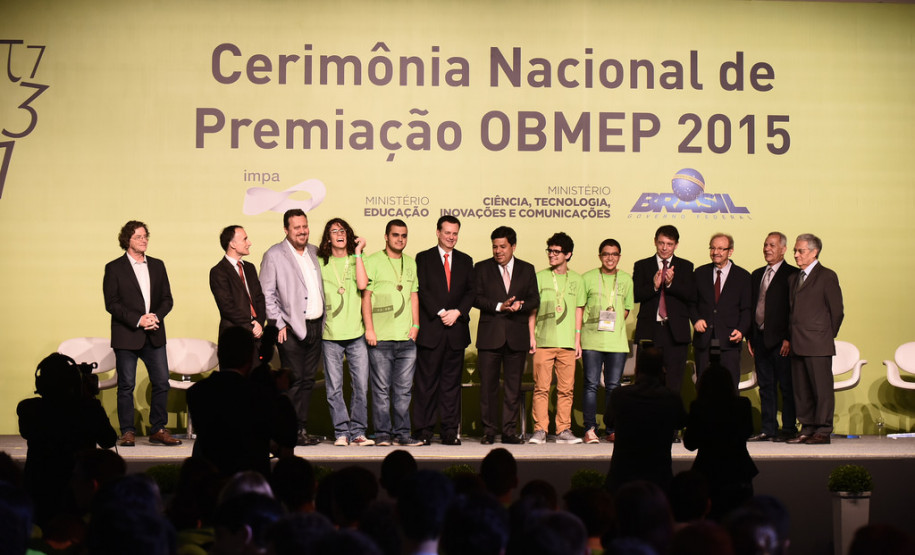 Medalhistas de ouro participaram de cerimônia no Rio de Janeiro, com presença do Ministro da Educação.