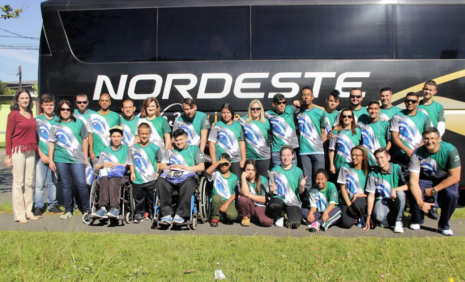 Uma delegação de 64 atletas e técnicos embarcou nesta segunda-feira (21) para São Paulo onde serão realizadas as Paralímpiadas Escolares 2016, entre os dias 22 e 25 de novembro. O evento acontecerá no Centro de Treinamento Paralímpico, inaugurado recentemente e com capacidade para 15 modalidades. Cerca de mil atletas de 12 a 17 anos de 24 estados e do Distrito Federal devem participar.