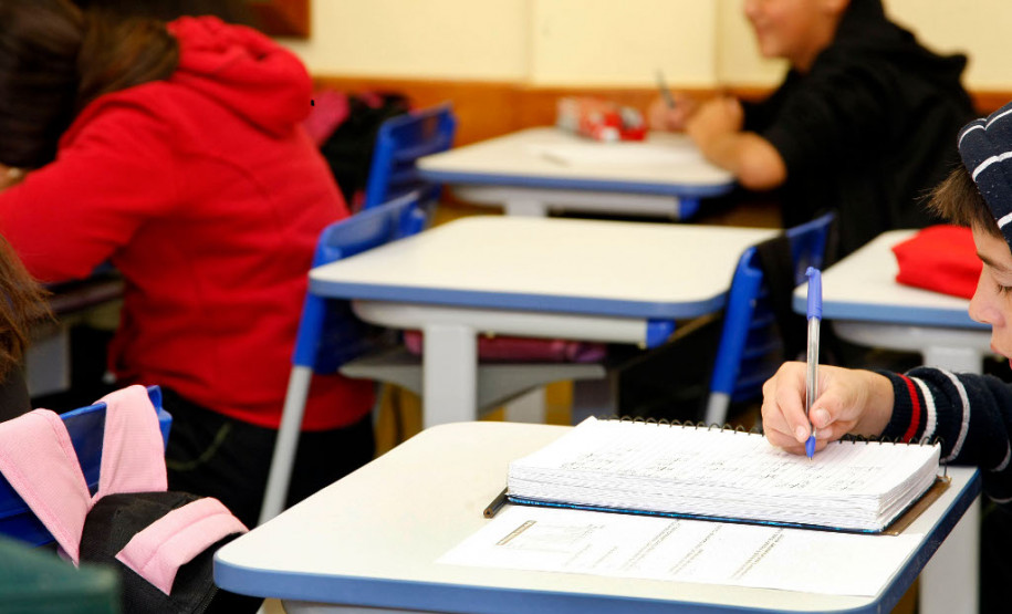 O prazo para confirmar a rematrícula na rede estadual de ensino para o ano que vem vai até esta sexta-feira (25)