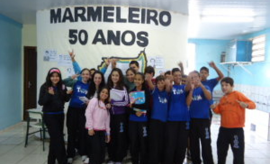 Escola realiza exposição para 50 anos de Marmeleiro