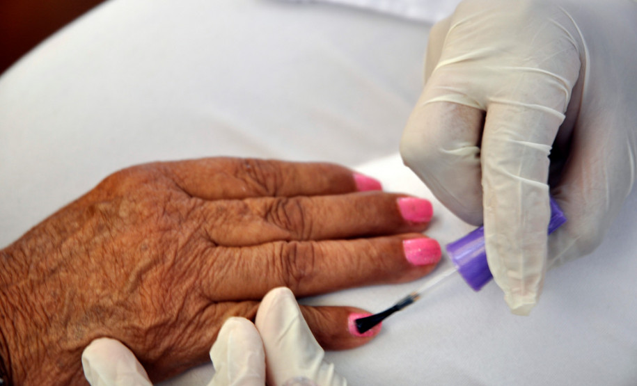 Outro trabalho desenvolvido pela escola atende todos os 32 mil habitantes do município. Os 96 estudantes do curso de Enfermagem fazem, desde o início de 2015, atendimento especializado em asilos, casas de apoio para crianças e adolescentes, escolas, farmácias e até nos próprios domicílios. As ações fazem parte do projeto Cidadania, promovido por equipes de quatro ou seis alunos que são acompanhados por um enfermeiro responsável.