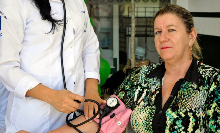 Outro trabalho desenvolvido pela escola atende todos os 32 mil habitantes do município. Os 96 estudantes do curso de Enfermagem fazem, desde o início de 2015, atendimento especializado em asilos, casas de apoio para crianças e adolescentes, escolas, farmácias e até nos próprios domicílios. As ações fazem parte do projeto Cidadania, promovido por equipes de quatro ou seis alunos que são acompanhados por um enfermeiro responsável.