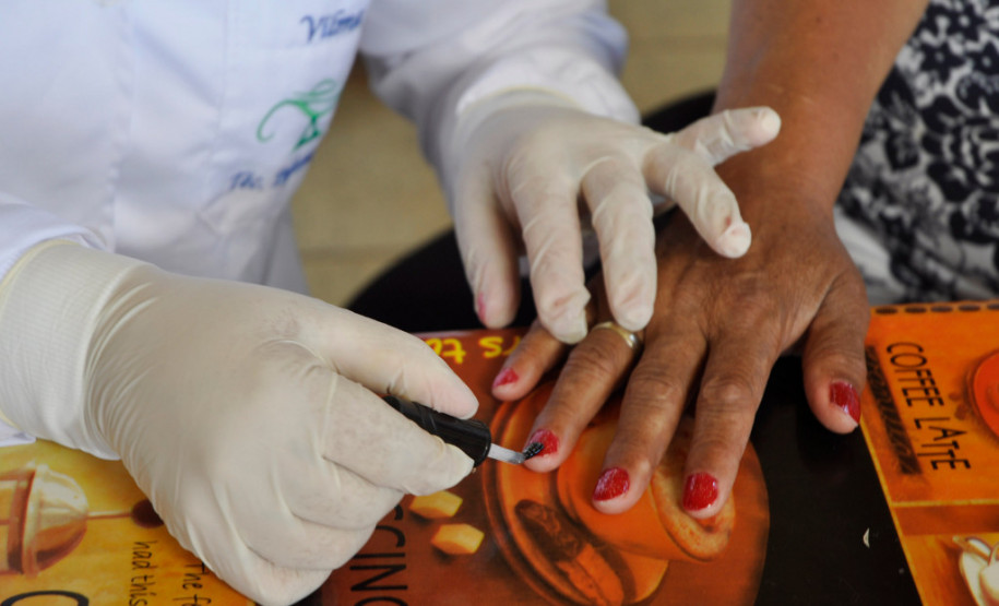 Outro trabalho desenvolvido pela escola atende todos os 32 mil habitantes do município. Os 96 estudantes do curso de Enfermagem fazem, desde o início de 2015, atendimento especializado em asilos, casas de apoio para crianças e adolescentes, escolas, farmácias e até nos próprios domicílios. As ações fazem parte do projeto Cidadania, promovido por equipes de quatro ou seis alunos que são acompanhados por um enfermeiro responsável.