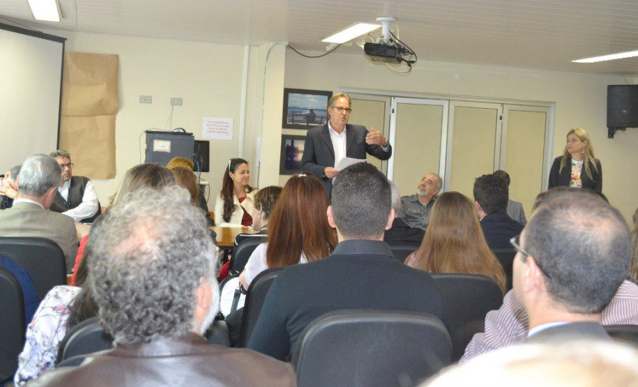 O Governo do Paraná criou nesta sexta-feira (16) a Comissão Interinstitucional de Educação Ambiental (CIEA), vinculada à Secretaria estadual do Meio Ambiente e Recursos Hídricos. A Comissão vai elaborar políticas públicas de educação ambiental.