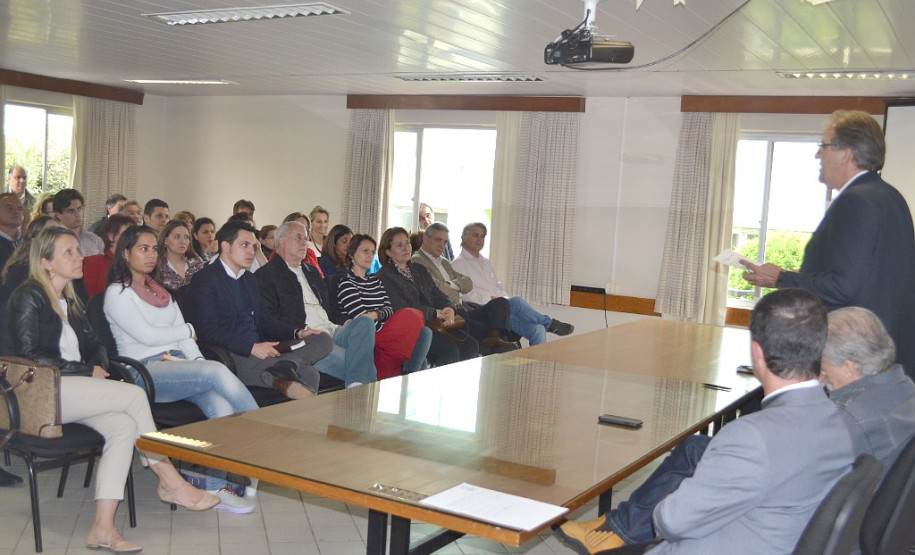 O Governo do Paraná criou nesta sexta-feira (16) a Comissão Interinstitucional de Educação Ambiental (CIEA), vinculada à Secretaria estadual do Meio Ambiente e Recursos Hídricos. A Comissão vai elaborar políticas públicas de educação ambiental.