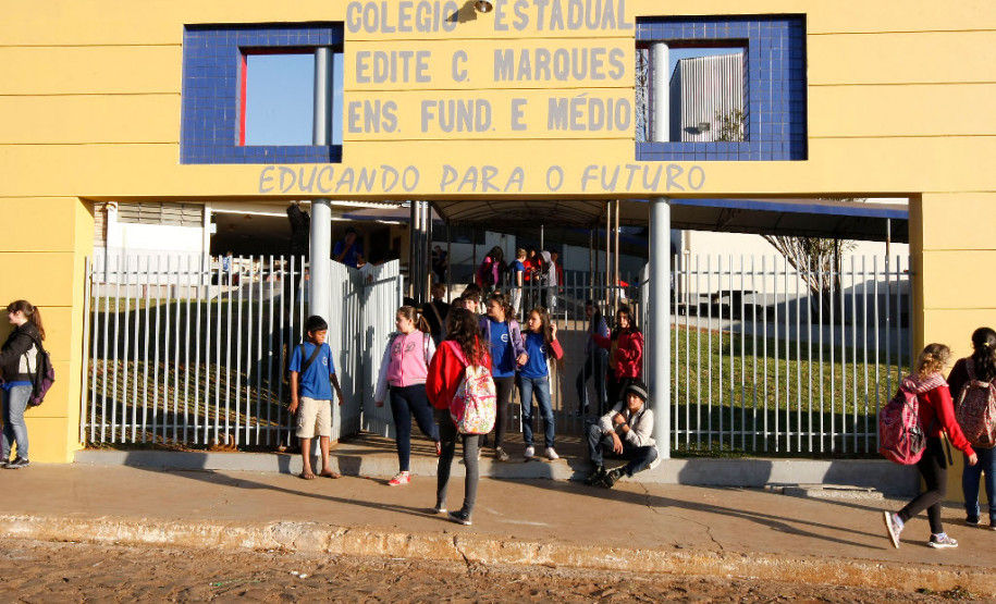 O Governo do Estado repassou, ao longo de 2016, R$ 169,1 milhões às 2,1 mil escolas da rede pública estadual