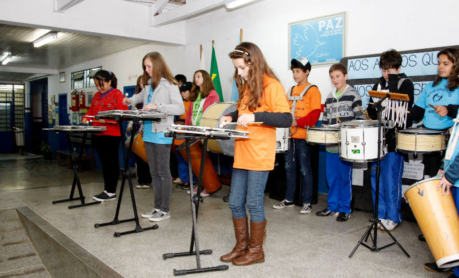 Ela reafirmou que as faltas serão lançadas, em caso de nova paralisação. “Vamos lançar falta para quem não comparecer ao seu ambiente de trabalho”, antecipou.