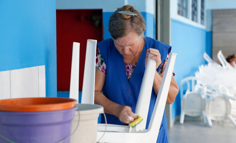 Rede estadual se prepara para o início do ano letivo No Colégio Estadual Romário Martins, em Piraquara, na Região Metropolitana de Curitiba, oito funcionários trabalham para deixar a escola pronta para recepcionar os 1