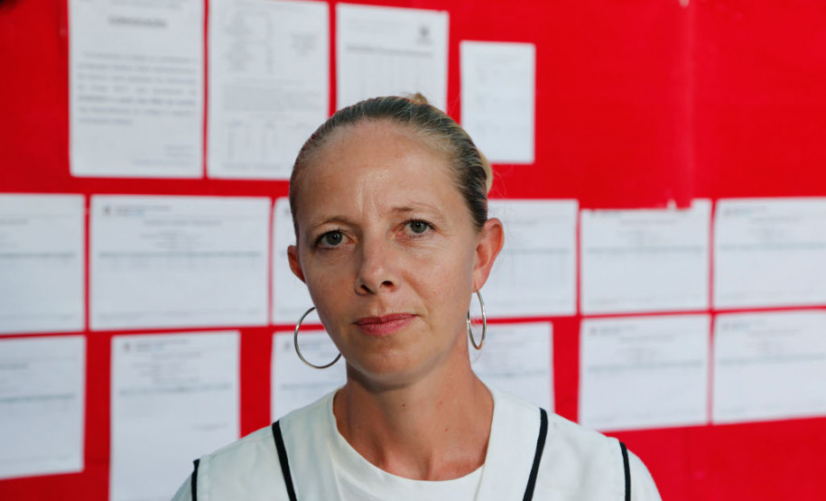 Rede estadual se prepara para o início do ano letivo A funcionária Núbia Grosko trabalha no colégio há cinco anos e, segundo ela, os estudantes percebem a diferença assim que entram no prédio. “Nós fazemos tudo sempre pensando no bem-estar dos alunos e eles percebem, principalmente as reformas”, contou.