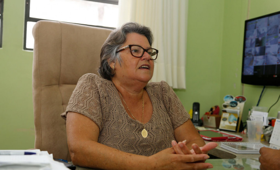 Tradicional escola de Curitiba é ampliada O espaço da antiga cozinha será transformado em um refeitório. De acordo com a diretora Natercia Schiavinato, os espaços vão motivar os alunos, professores e funcionários, que terão novas instalações, amplas e confortáveis. “Isso motiva a todos porque eles percebem que estamos trabalhando para transformar a escola em um ambiente com qualidade para estudar e trabalhar”, disse Natercia.
