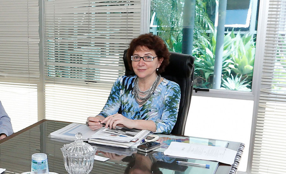 Que tenhamos todos um ano proveitoso.<br />
<br />
Boas aulas a todos!<br />
<br />
Ana Seres Trento Comin
Secretária da Educação