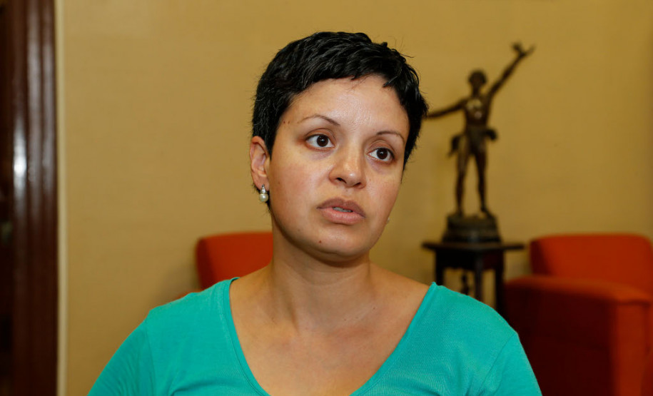 “Esses momentos de estudos, além de unir todos os funcionários, servem também para compartilharmos conhecimento do que está sendo desenvolvido na escola. Nós estudamos junto com os pedagogos todos os mecanismos da chamada digital e agora aproveitamos esse encontro para repassar os conhecimentos aos professores”, disse a funcionária Juliana Pacheco Pereira.