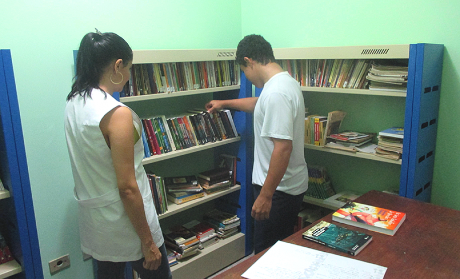 Paraná amplia educação de jovens e adultos em Censes A Secretaria de Estado da Educação, em parceria com a Secretaria da Justiça, Trabalho e Direitos Humanos, vai ampliar a oferta da Educação de Jovens e Adultos (EJA) nos Centros de Socioeducação do Paraná. Na foto, atividade no Cense Umuarama.