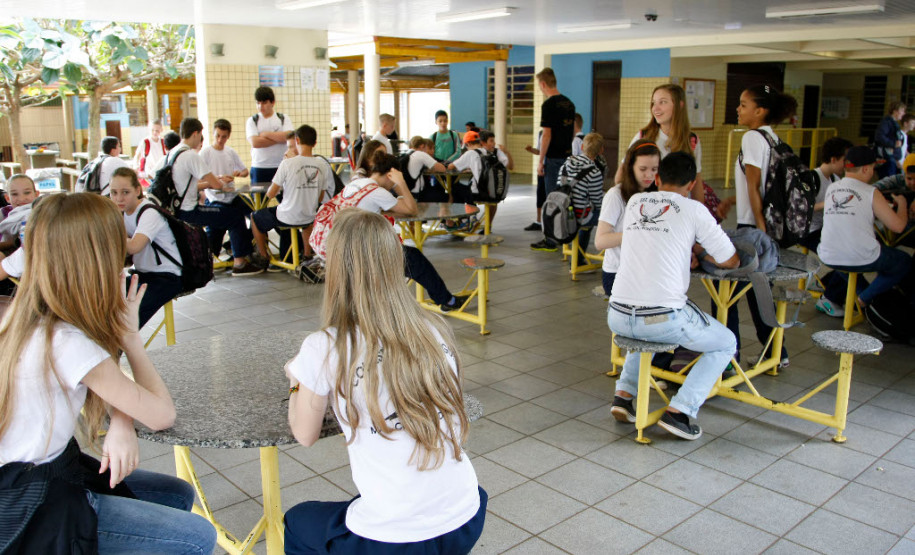 O Paraná investiu R$ 9,86 bilhões em educação em 2016, 15,3% mais do que os R$ 8,55 bilhões aplicados em 2015