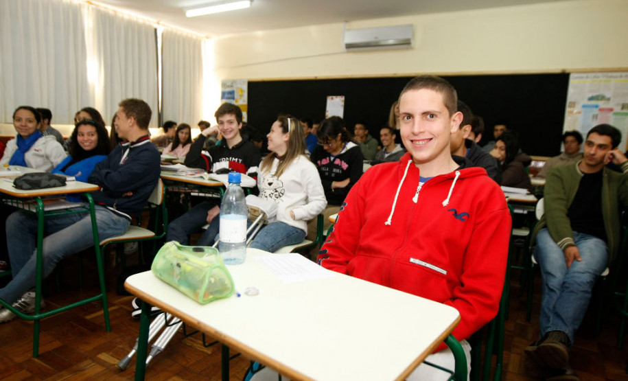 O Paraná investiu R$ 9,86 bilhões em educação em 2016, 15,3% mais do que os R$ 8,55 bilhões aplicados em 2015