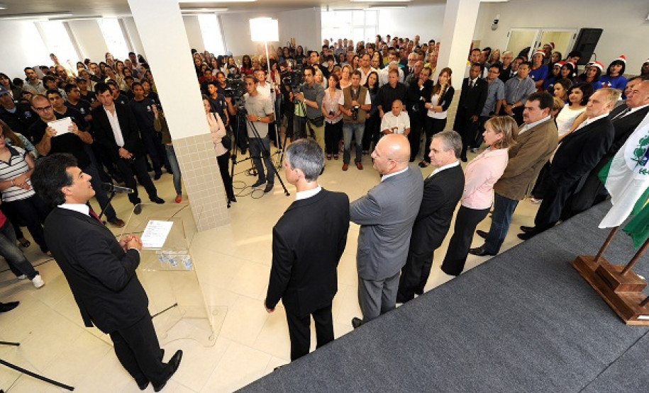 Governador inaugura escola de educação especial