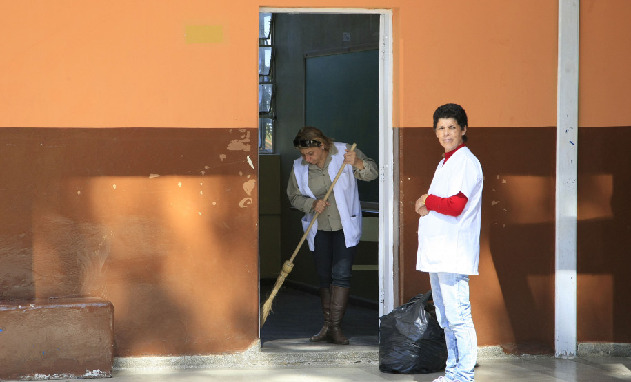 As mulheres geram, cuidam e ensinam. E a educação é isso, afinal de contas: gerar um mundo melhor. Ensinar para um mundo melhor.