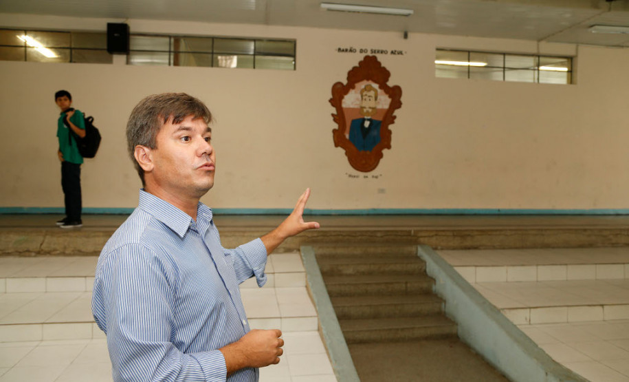 Comunidade aprova educação em tempo integral “Os pais compareceram e abraçaram a ideia porque entenderam que a educação em tempo integral tem uma proposta pedagógica diferenciada, que oferece aos estudantes uma escola de qualidade com a formação humana integral”, disse o diretor Celso Wesley Ribas.