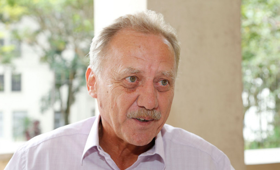 Treinamento para organizações da sociedade civil O presidente da Associação de Pais e Amigos dos Excepcionais (Apae) de Maringá e diretor financeiro da Federação das Apaes do Paraná, Fernando Meneguetti, destacou que o treinamento reforça a parceria entre o Governo Estadual com as organizações da sociedade civil e vai contribuir para a melhorar a administração financeira das instituições