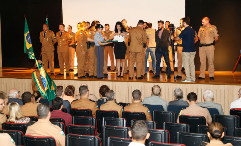 A Polícia Militar e a comunidade escolar comemoram nesta sexta-feira (17) o 9º aniversário do Batalhão de Patrulha Escolar Comunitária (BPEC), unidade especializada na prevenção da violência no âmbito estudantil com crianças e adolescentes através de ações ostensivas e educacionais em todo o estado.