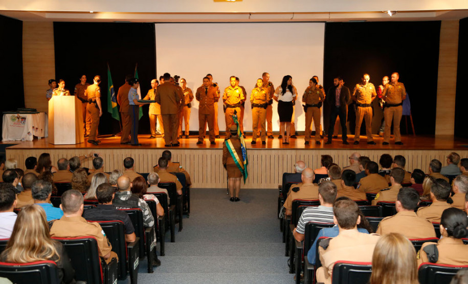 A Polícia Militar e a comunidade escolar comemoram nesta sexta-feira (17) o 9º aniversário do Batalhão de Patrulha Escolar Comunitária (BPEC), unidade especializada na prevenção da violência no âmbito estudantil com crianças e adolescentes através de ações ostensivas e educacionais em todo o estado.