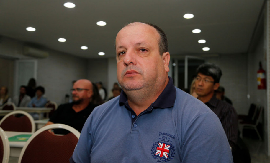 Paraná vai implantar cooperativas-escola na rede estadual As cooperativas-escola funcionarão com o empenho dos próprios estudantes e sob supervisão dos professores e comunidade