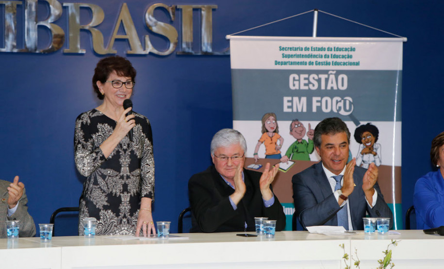 Durante todo o mês de abril os profissionais debaterão questões pedagógicas, financeiras e administrativas vivenciadas no cotidiano escolar