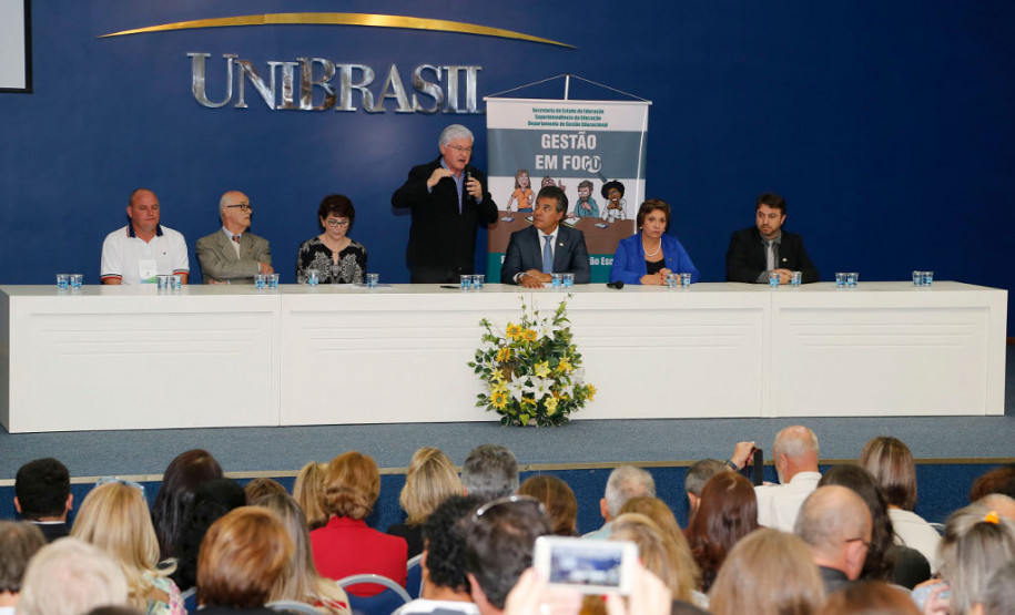 Fortalecer a gestão democrática nas escolas estaduais e promover o avanço no plano de carreira dos profissionais da educação são os objetivos do curso Gestão em Foco, de formação continuada, ofertado aos diretores das unidades da rede estadual de ensino