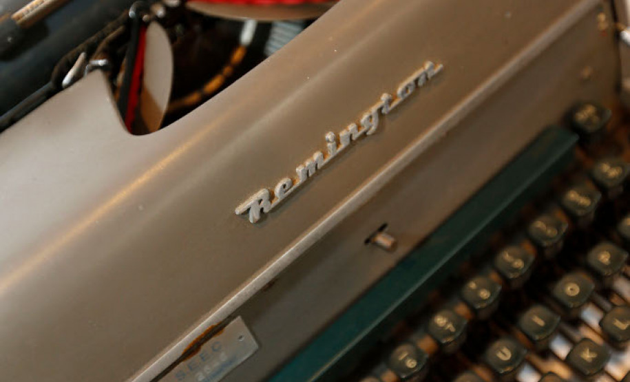 O Museu da Escola Paranaense, em parceria com o Núcleo Regional de Educação de Curitiba, realiza até o dia 21 de maio a exposição itinerante “Diálogos sobre a História e a Importância da Educação Patrimonial de Curitiba”.