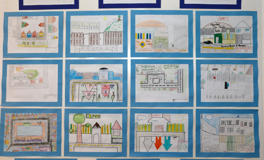 O Museu da Escola Paranaense, em parceria com o Núcleo Regional de Educação de Curitiba, realiza até o dia 21 de maio a exposição itinerante “Diálogos sobre a História e a Importância da Educação Patrimonial de Curitiba”.