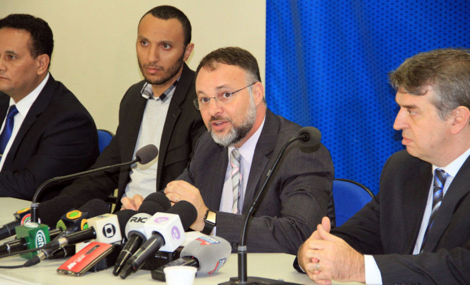 O Governo do Estado mobilizou equipes da segurança pública, educação e saúde e determinou a adoção de todas as medidas necessárias para proteger e orientar adolescentes em razão de suspeitas de tentativas de suicídio estimuladas pelo jogo virtual Baleia Azul