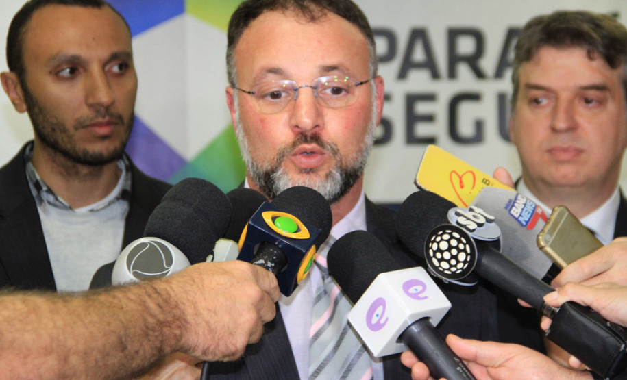 O Governo do Estado mobilizou equipes da segurança pública, educação e saúde e determinou a adoção de todas as medidas necessárias para proteger e orientar adolescentes em razão de suspeitas de tentativas de suicídio estimuladas pelo jogo virtual Baleia Azul