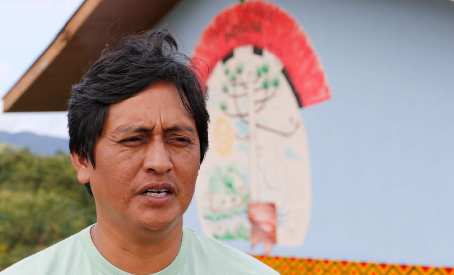 O diretor da escola, Florêncio Rekayg Fernandes, que é mestre em Educação, lembrou que o principal diferencial das escolas indígenas é contar com professores da própria aldeia. “Esse é o nosso principal diferencial porque os estudantes saem preparados da escola para o mundo, pois aprendem desde cedo quatro idiomas”, disse.