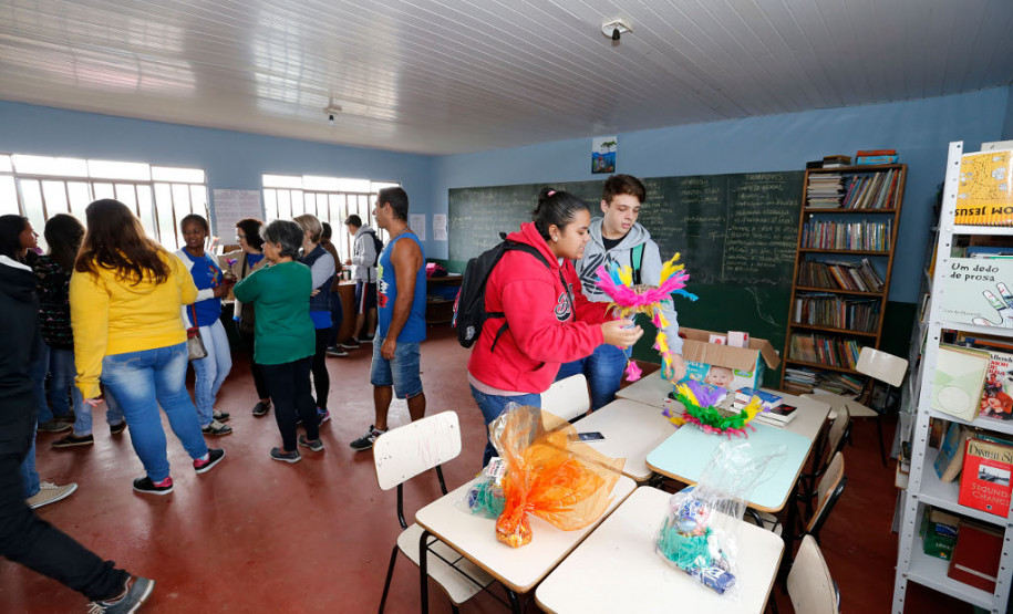 Nos últimos sete anos as comunidades indígenas xokleng, guarani, xetá e caingangue, que vivem no Paraná, tiveram importantes avanços na área da educação que garantem a qualidade do ensino e reforçam a cultura e as histórias desses povos