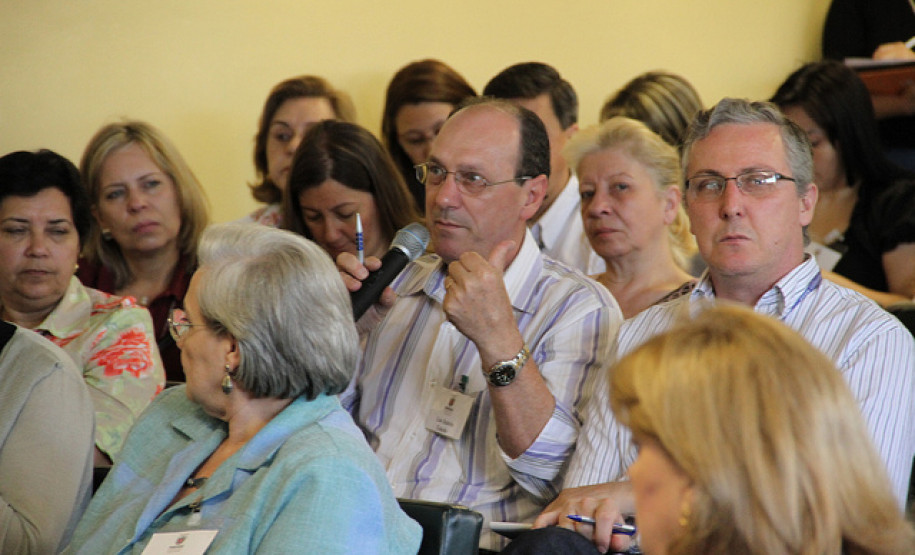 Secretaria prepara contrato de gestão para 2012