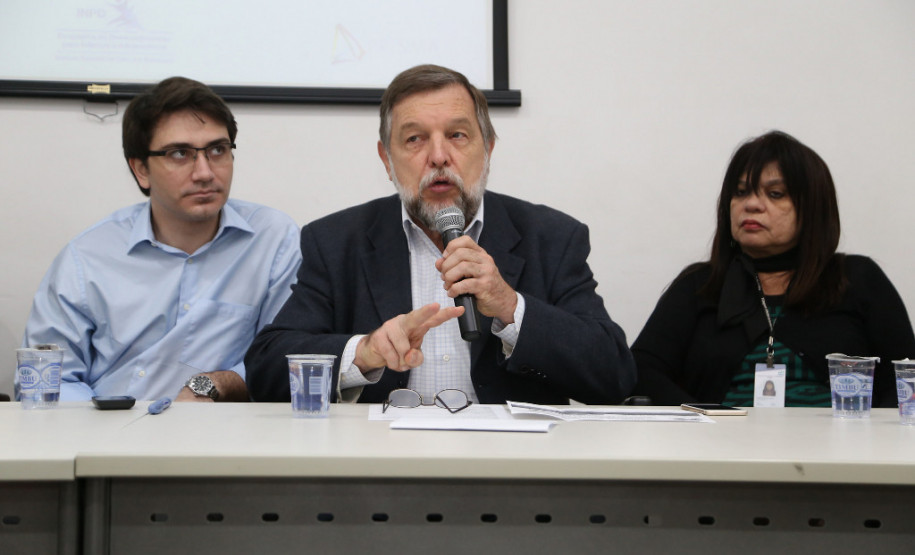 A saúde mental de jovens e adultos foi discutida nesta quarta-feira (03), em Curitiba, durante mais uma edição do Conversando sobre Saúde Mental