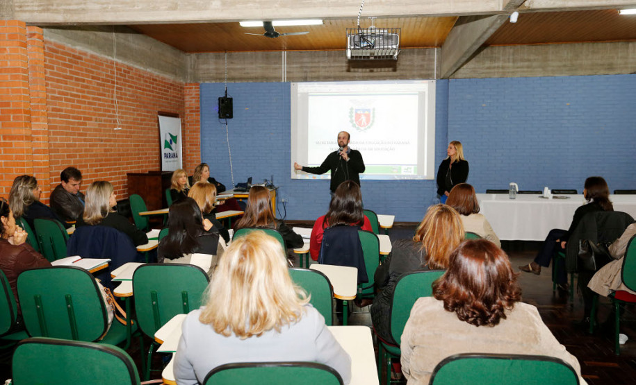 A Coordenação de Educação de Jovens e Adultos (CEJA) vai trabalhar com as concepções e a estrutura organizacional e funcionamento da EJA no Estado, aspectos pedagógicos e avaliação das formações realizadas e planejamento de ações para o ano letivo de 2017