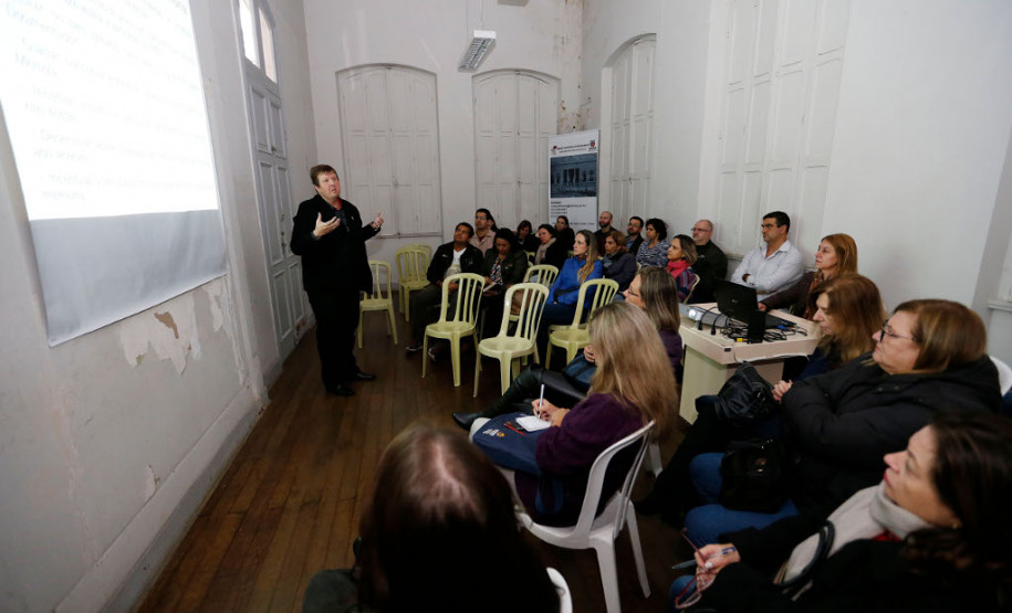 A Secretaria da Educação, por meio do Museu da Escola Paranaense, participou nessa quinta-feira (18) da 15° Semana Nacional de Museus, promovida pelo Instituto Brasileiro de Museus (Ibram) e Ministério da Cultura (Minc)