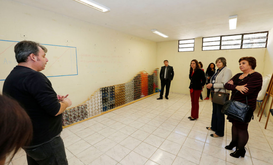 O Colégio Euzébio da Motta, no bairro Boqueirão, em Curitiba, realizou na manhã desta quinta-feira (25), atividades em comemoração aos 70 anos de história da Secretaria de Estado da Educação (SEED).