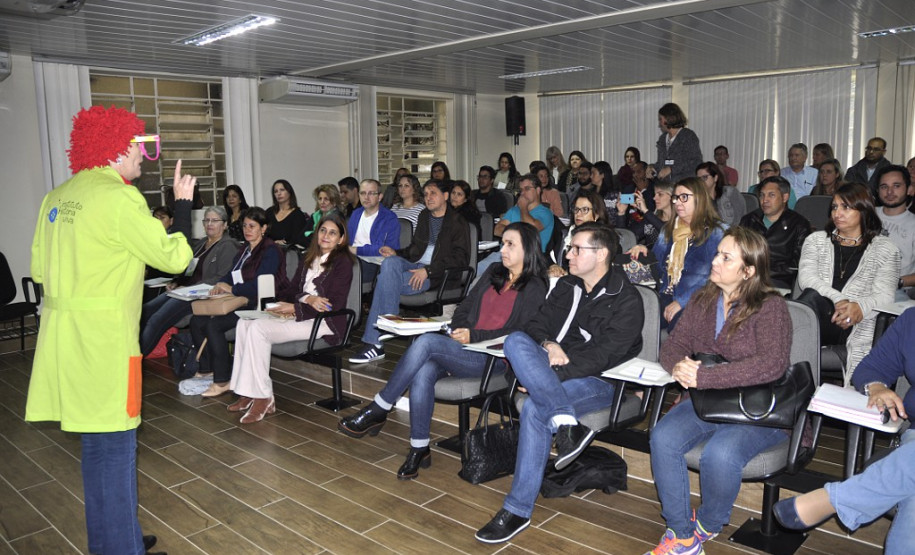 Nesses dois dias serão abordados temas como educação escolar indígena, cigana, quilombola, educação das relações étnico-raciais, relações de gênero e diversidade sexual e educação do campo.