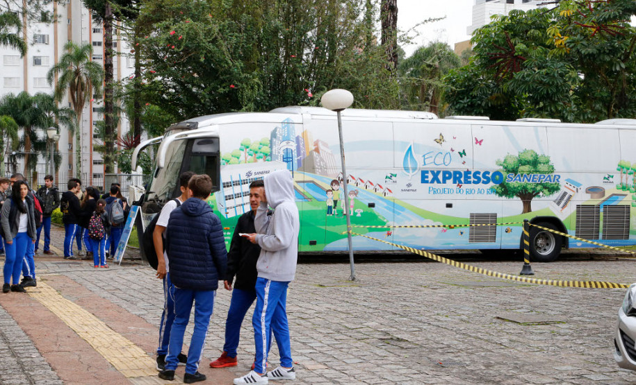 Preservação em mostra do Colégio Estadual do Paraná A segunda edição da Mostra Ambiental realizada nessa quarta-feira (7) pelo Colégio Estadual do Paraná (CEP), em Curitiba, contou com apresentações elaboradas por estudantes e instituições públicas. A ação faz parte das atividades da Semana Nacional do Meio Ambiente e do Dia Mundial do Meio Ambiente, celebrado na segunda-feira (5).
