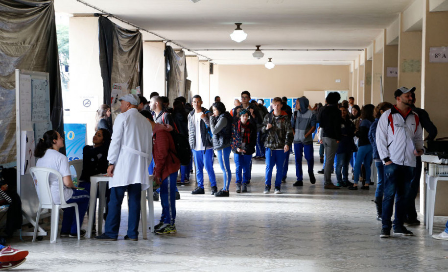 Preservação em mostra do Colégio Estadual do Paraná A segunda edição da Mostra Ambiental realizada nessa quarta-feira (7) pelo Colégio Estadual do Paraná (CEP), em Curitiba, contou com apresentações elaboradas por estudantes e instituições públicas. A ação faz parte das atividades da Semana Nacional do Meio Ambiente e do Dia Mundial do Meio Ambiente, celebrado na segunda-feira (5).