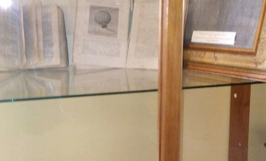 O Colégio Estadual Dom Alberto Gonçalves, em Palmeira (na região dos Campos Gerais), está concluindo as pesquisas do novo centro de memória de preservação do patrimônio histórico material e imaterial da instituição. A ação faz parte das celebrações dos 70 anos da Secretaria de Estado da Educação e tem como objetivo ampliar o resgate histórico e a preservação do patrimônio histórico e cultural das escolas paranaenses.