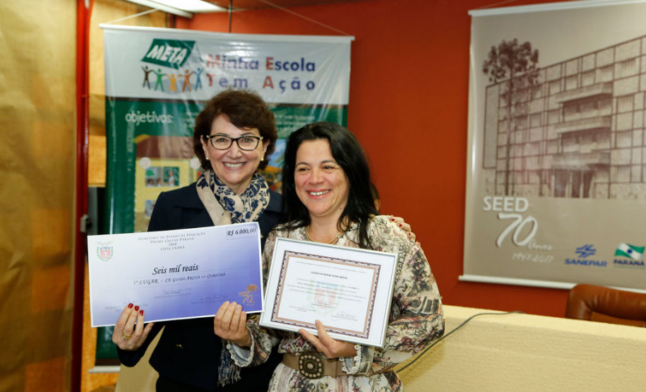 Segundo a diretora Vanda Aparecida Tora dos Santos, do Colégio Guido Arzua, o diferencial da escola é a participação e dedicação dos professores, pedagogos e funcionários. “A nossa gestão é focada no aluno. Tudo que fazemos na escola é pensando no aluno. Temos uma equipe muito comprometida com a qualidade do ensino e isso faz a diferença, além disso, promovemos diversas ações para trazer a comunidade para dentro da escola”, disse.