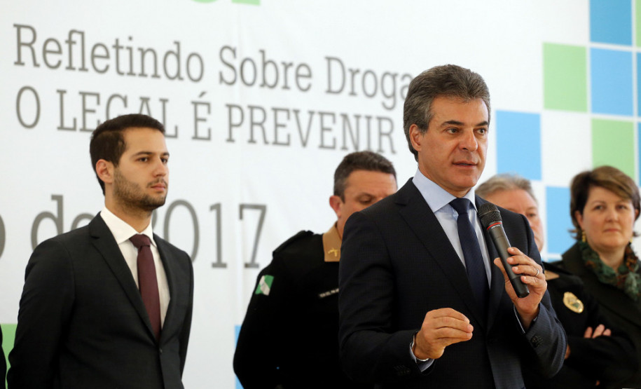 O governador Beto Richa abriu nesta segunda-feira (26) no Palácio Iguaçu, em Curitiba, a Semana Estadual de Prevenção ao Uso Indevido de Drogas Lícitas e Ilícitas (Previda)