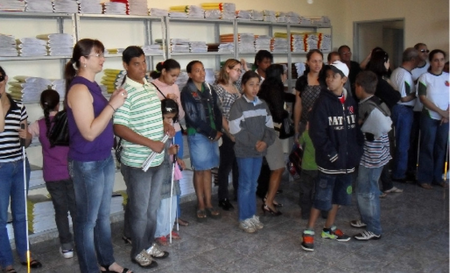 Biblioteca com livros em braille mantida pelo Projeto Visão de Liberdade