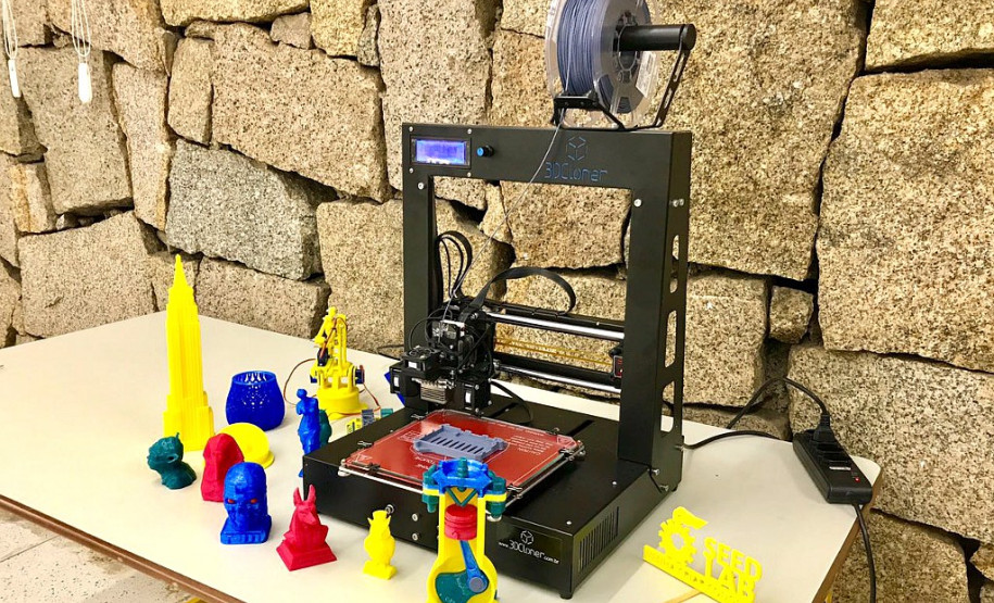 Estão disponíveis as seguintes oficinas: Impressão 3D.